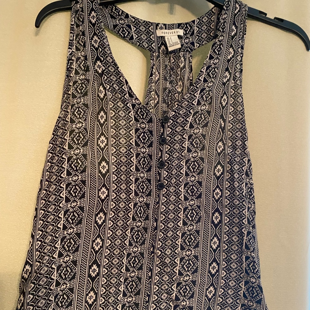 Black and white tank top!